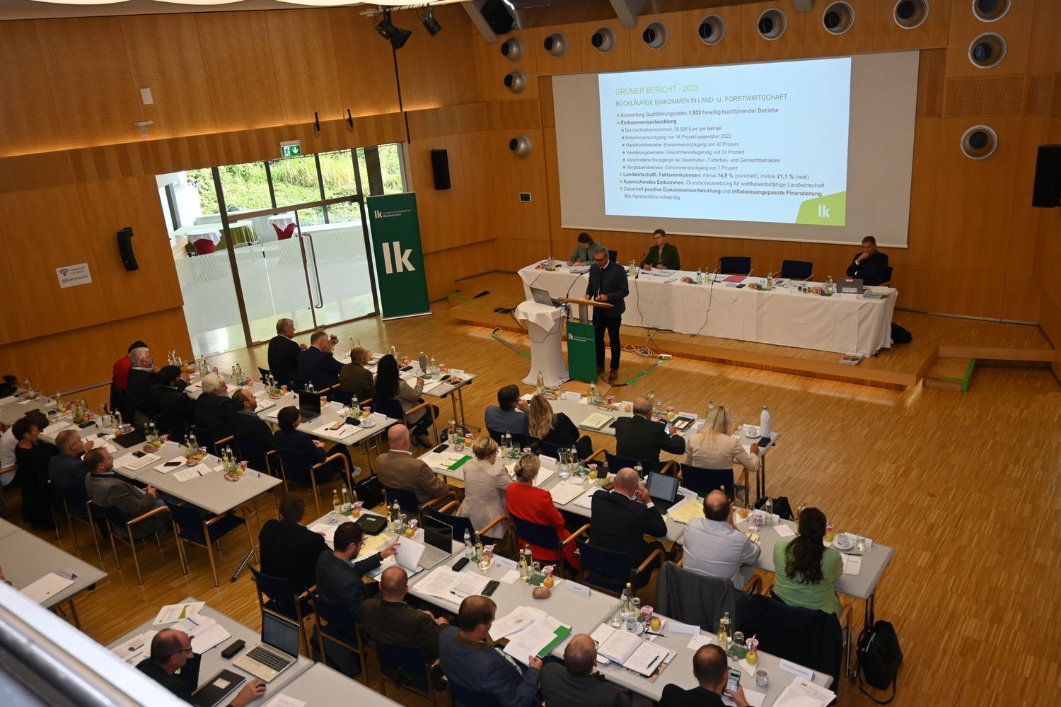 Ein Blick von der Galerie – das Bauernparlament tagte im Großen Saal der Landwirtschaftskammer.