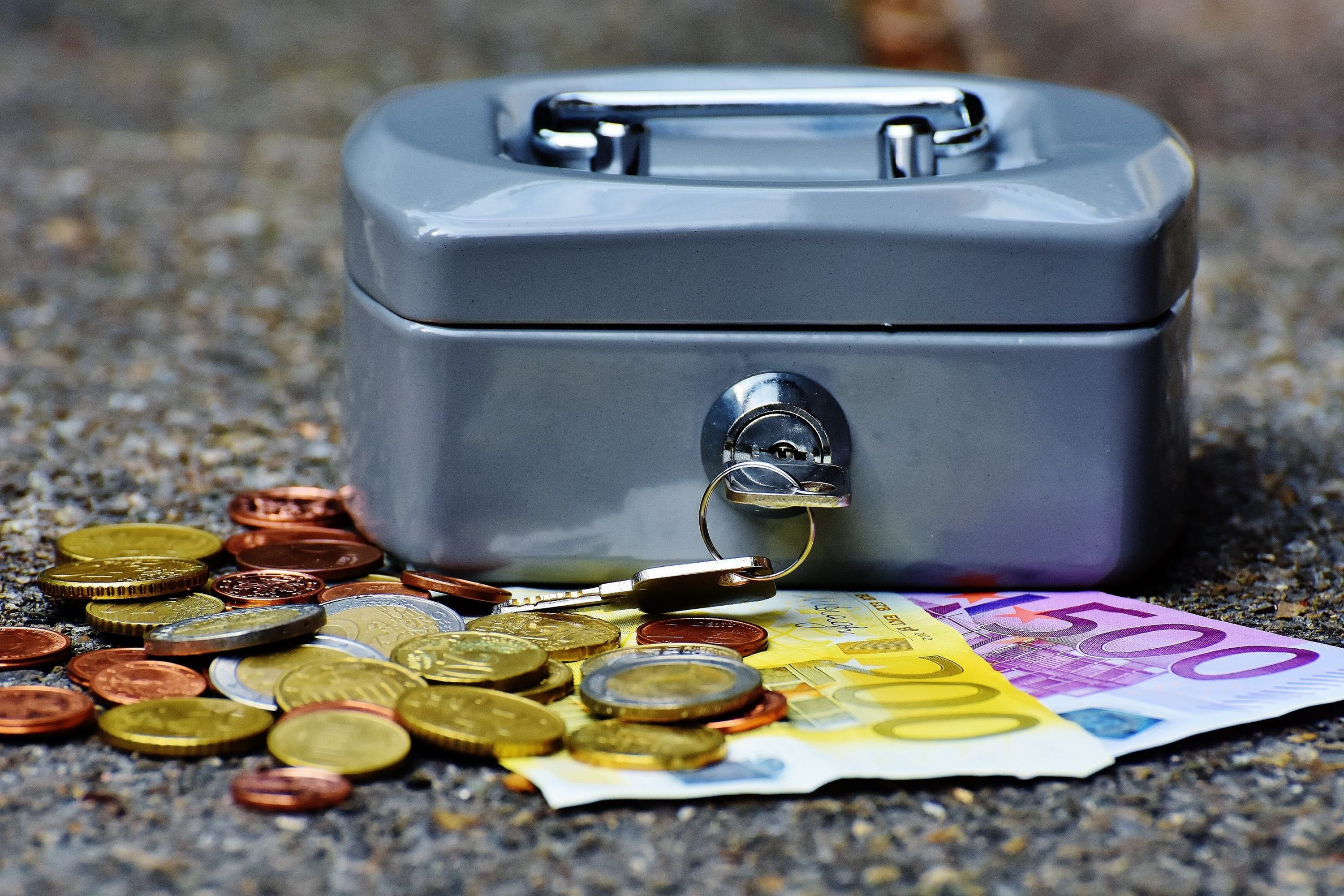 cashbox-1642989-scaled.jpg