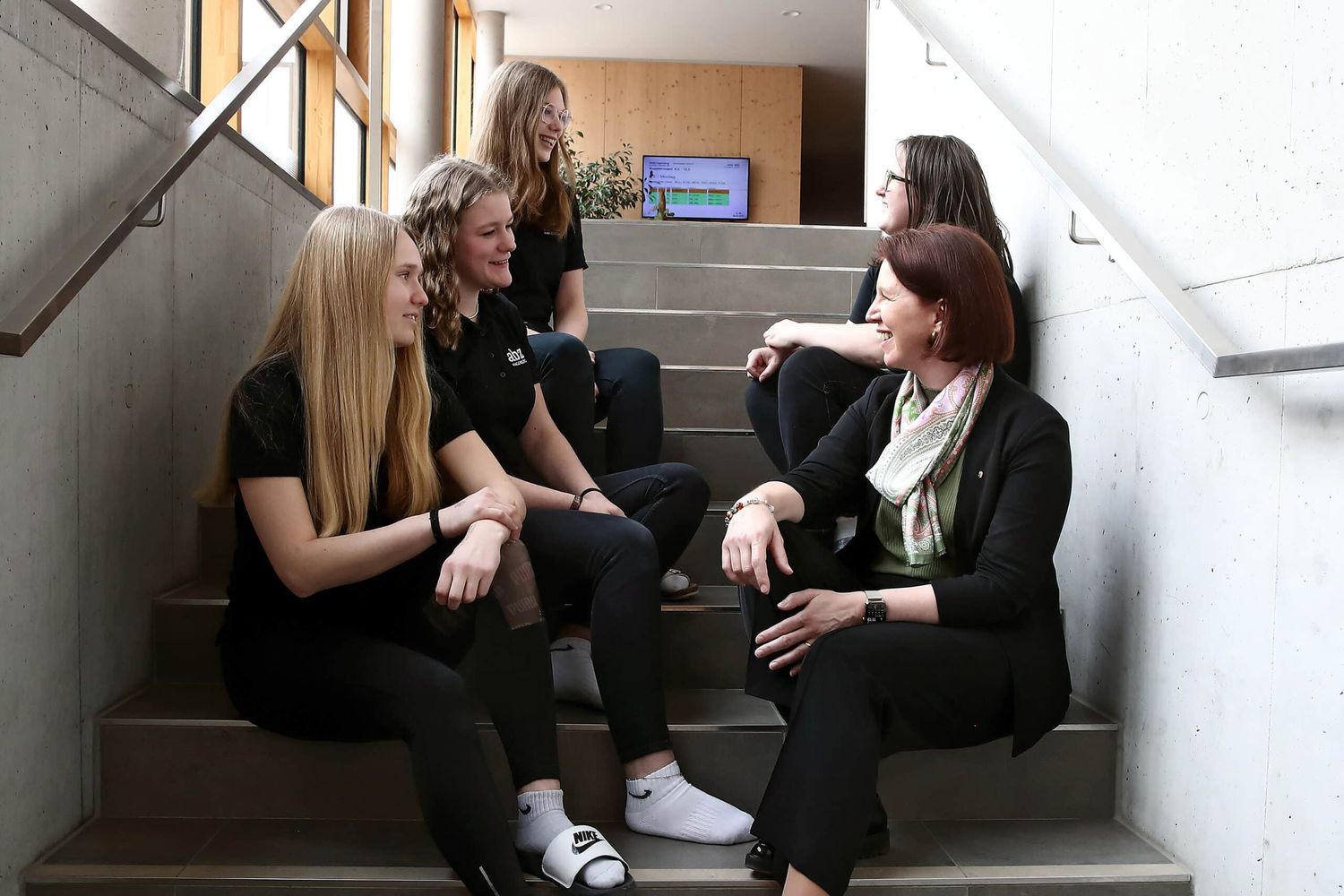 Agrarlandesrätin Langer-Weninger setzt auf Investitionen in die praxisnahe Bildung, wenn es um die Zukunft der Landwirtschaft geht.