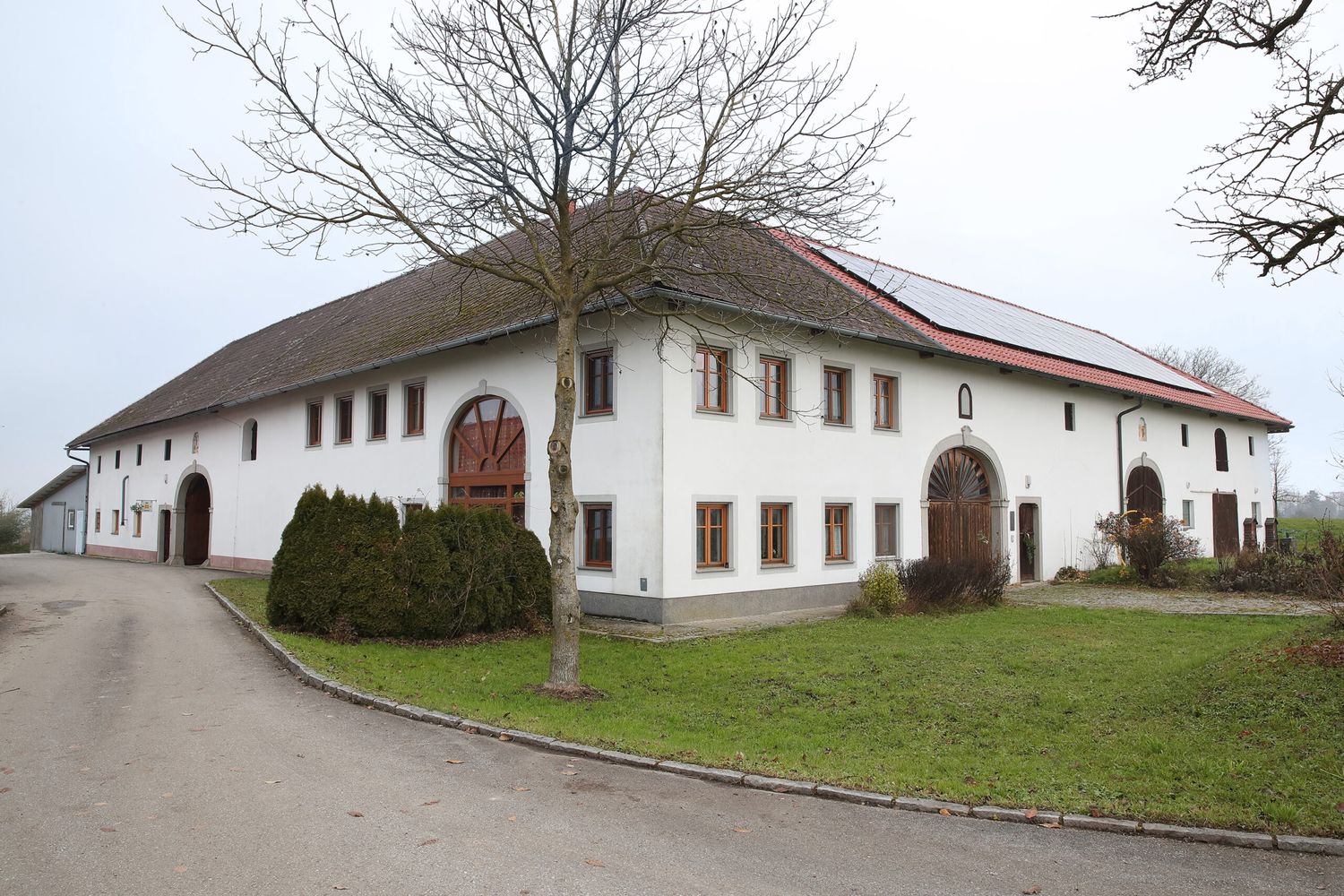 Einer der ausgezeichneten Erbhöfe ist der „Leherbauer“ in Ried in der Riedmark, der namentlich seit 1380 besteht und seit 1818 im Besitz derselben Familie ist.