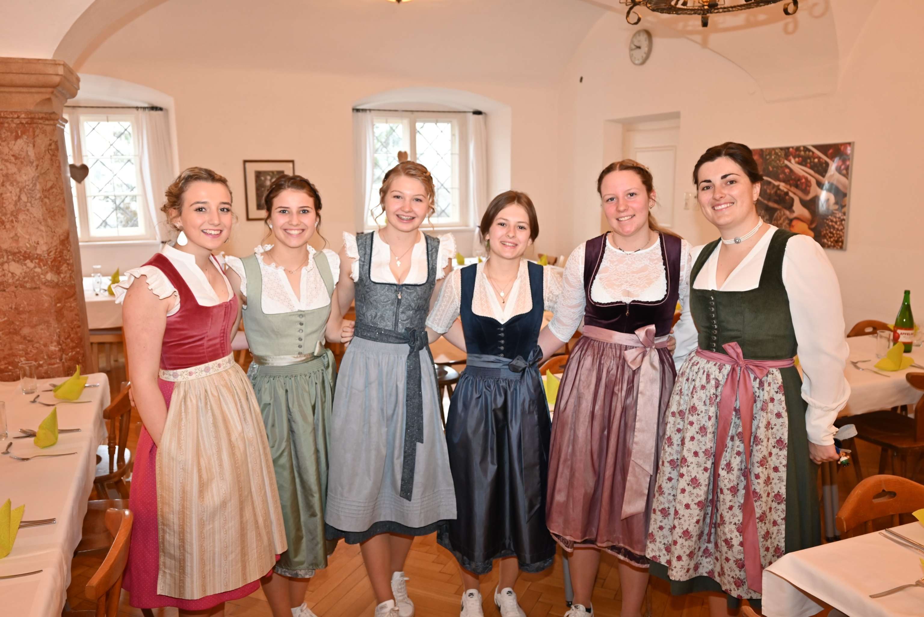 Schülerinnen der FSBHM mit Fachlehrerin Lisa Plaikner