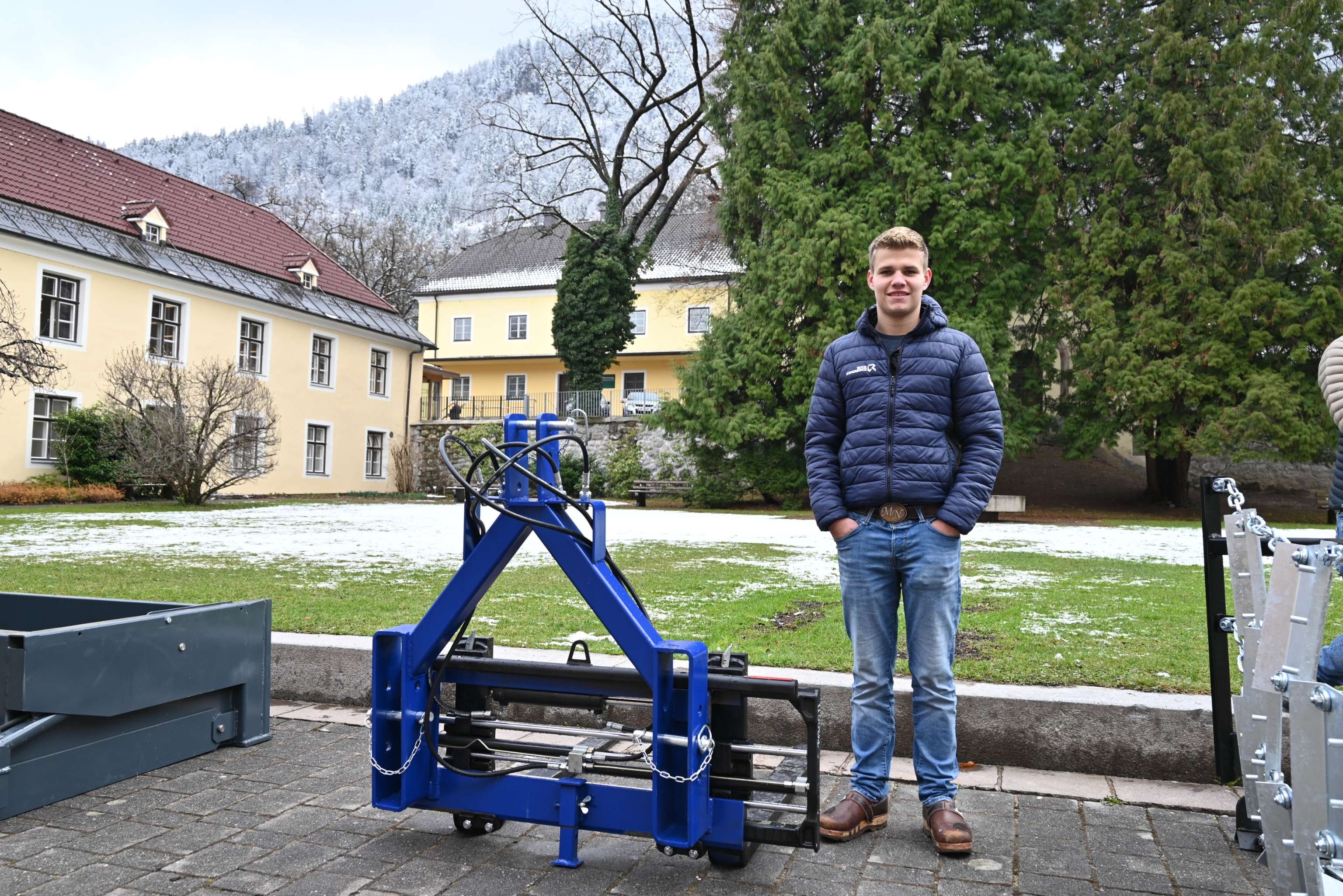 Michael Norz mit seiner neu gebauten Dreipunkt Heckgabel