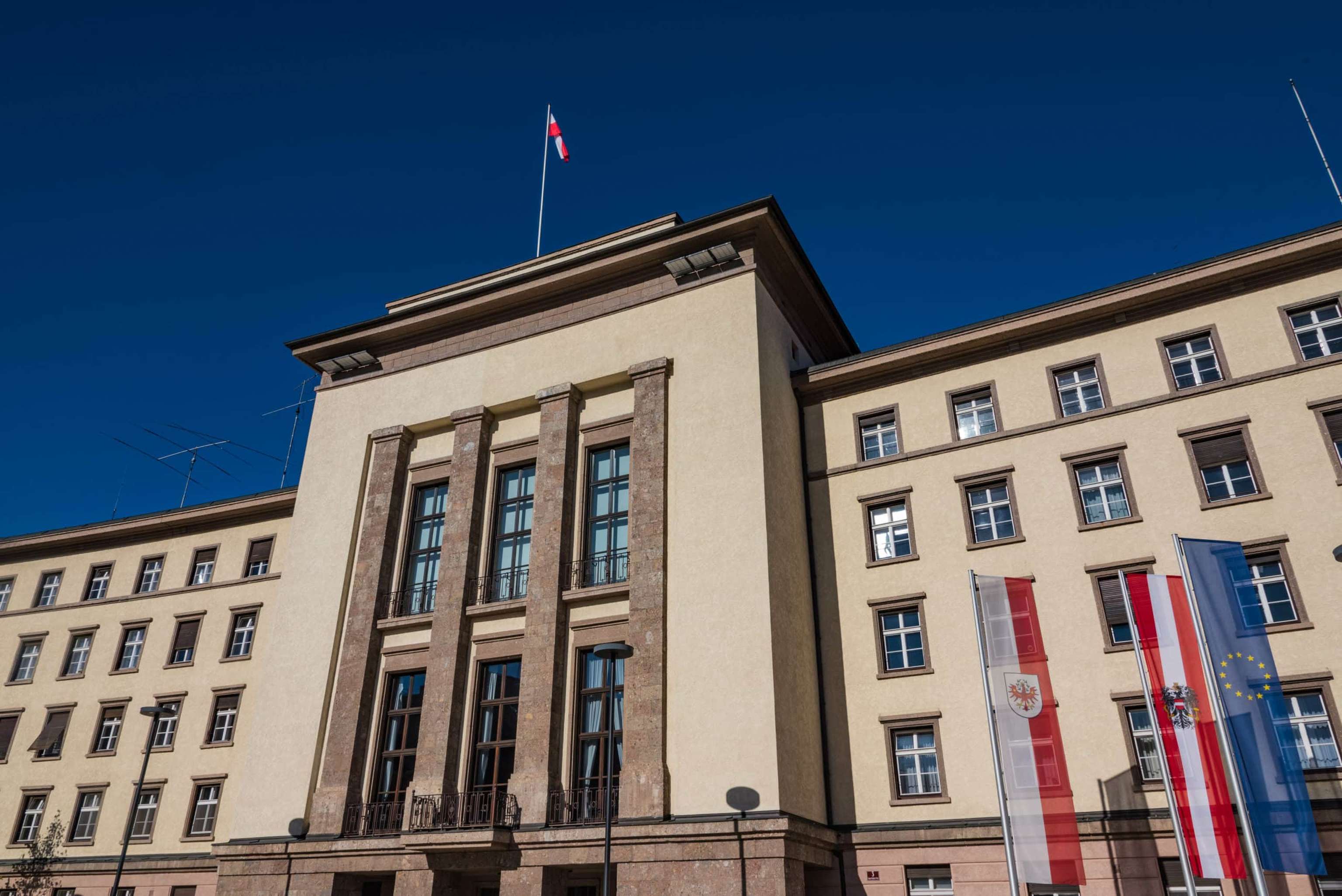 AdobeStock_Neues_Landhaus-scaled.jpeg