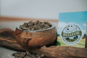 Das Angebot von Bellfor umfasst zum Beispiel getreidefreies Trockenfutter und Nassfutter, gesunde Hundesnacks sowie eine umfangreiche Auswahl an natürlichen Pflegeprodukten und Ergänzungsfuttermitteln.