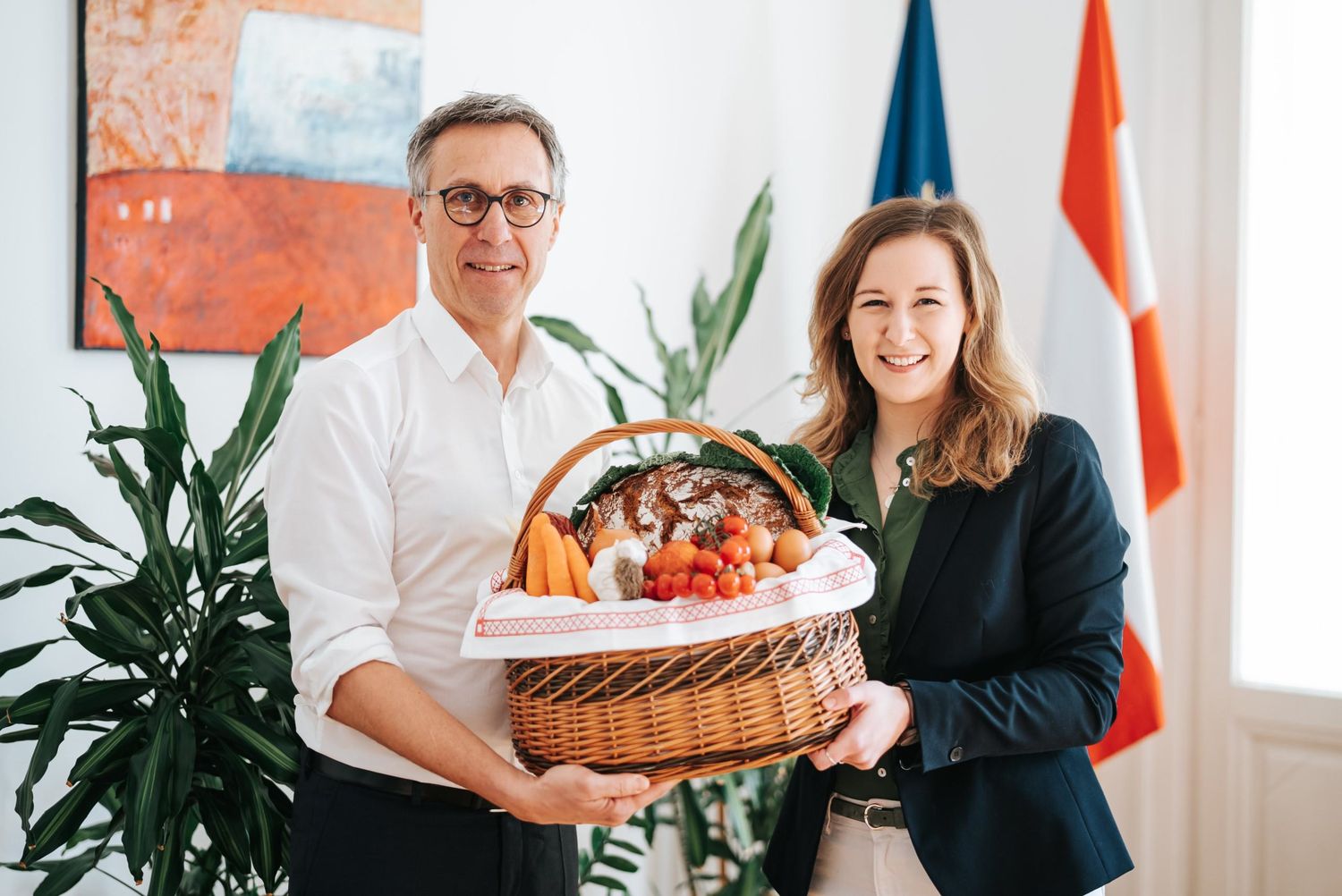 Georg Strasser, Claudia Plakolm: „Bauern sichern die Versorgung mit besten Lebensmitteln. #draufgschaut soll das bewusst machen.“