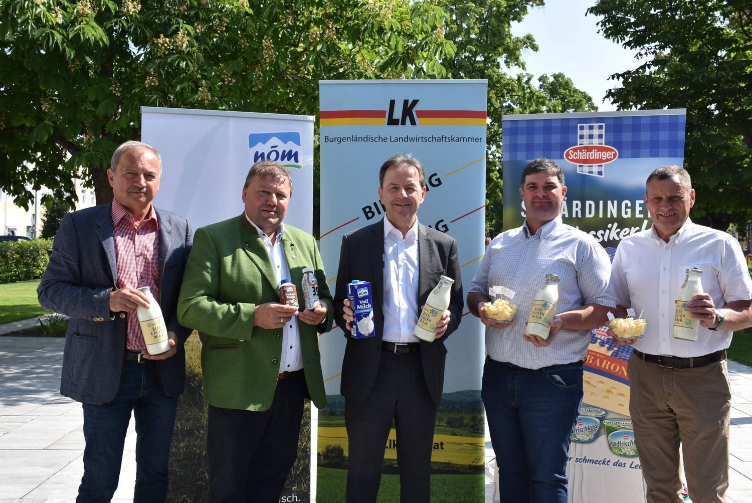 Präsentierten am Weltmilchtag Daten und Fakten rund um das weiße Gold: Falb-Meixner, Gruber-Doberer, Berlakovich, Mittl, Weber.