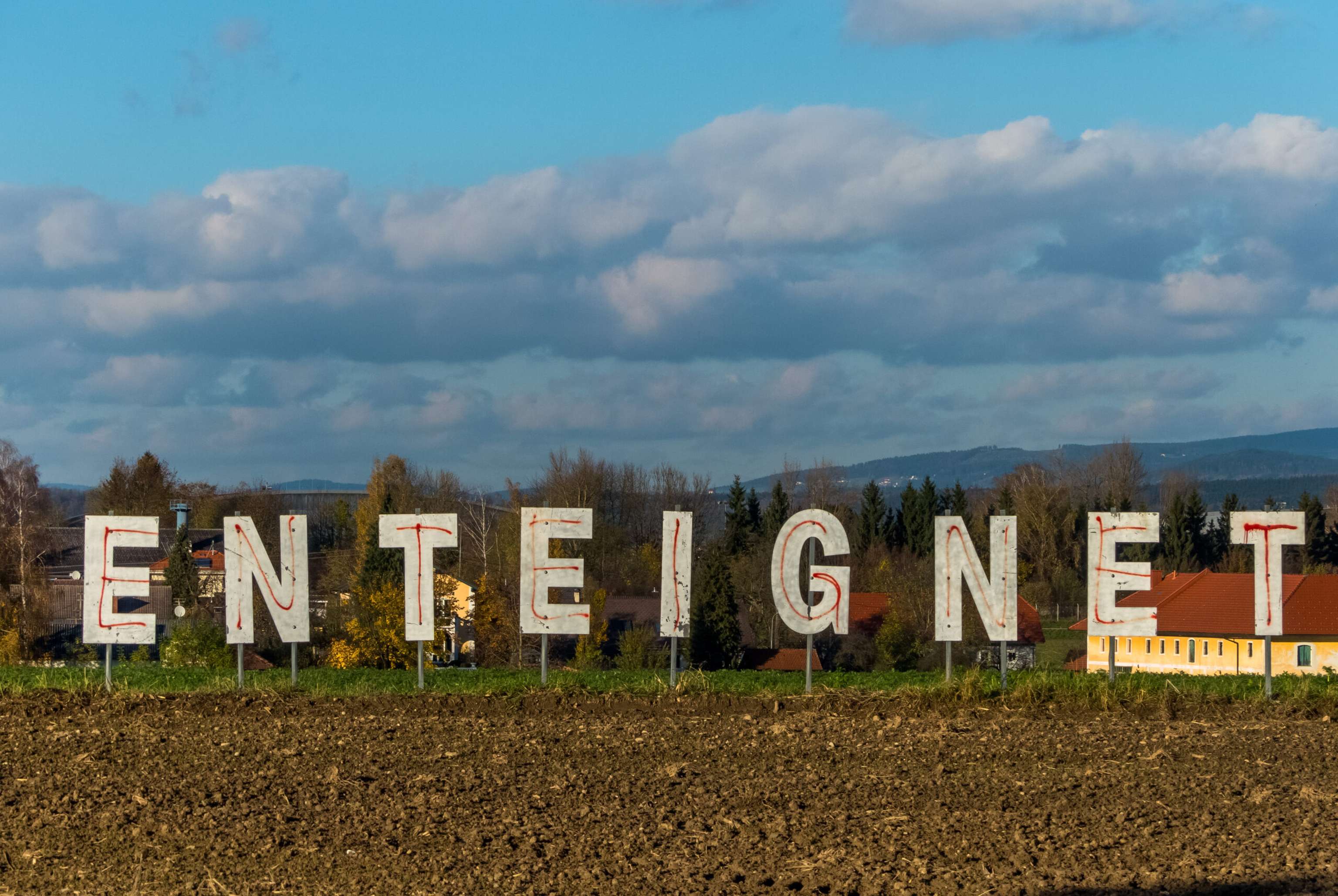Schriftzug “Enteignet”