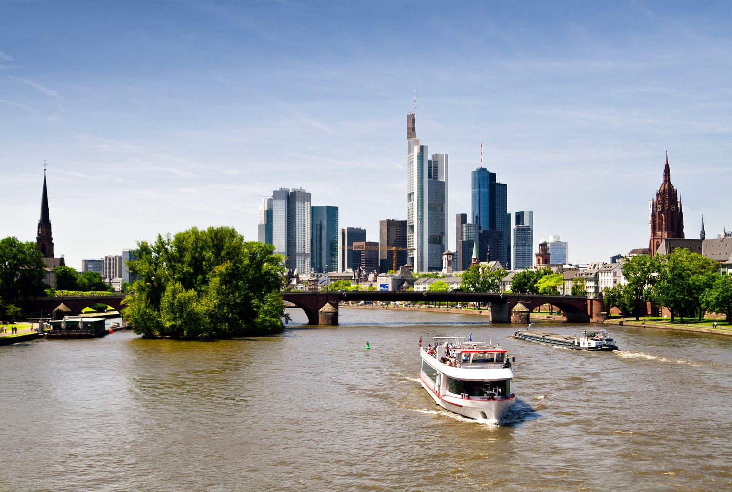 Schiff in Frankfurt