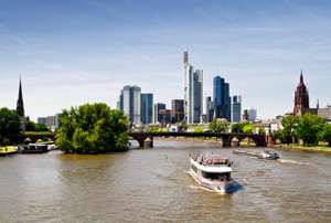 Schiff in Frankfurt