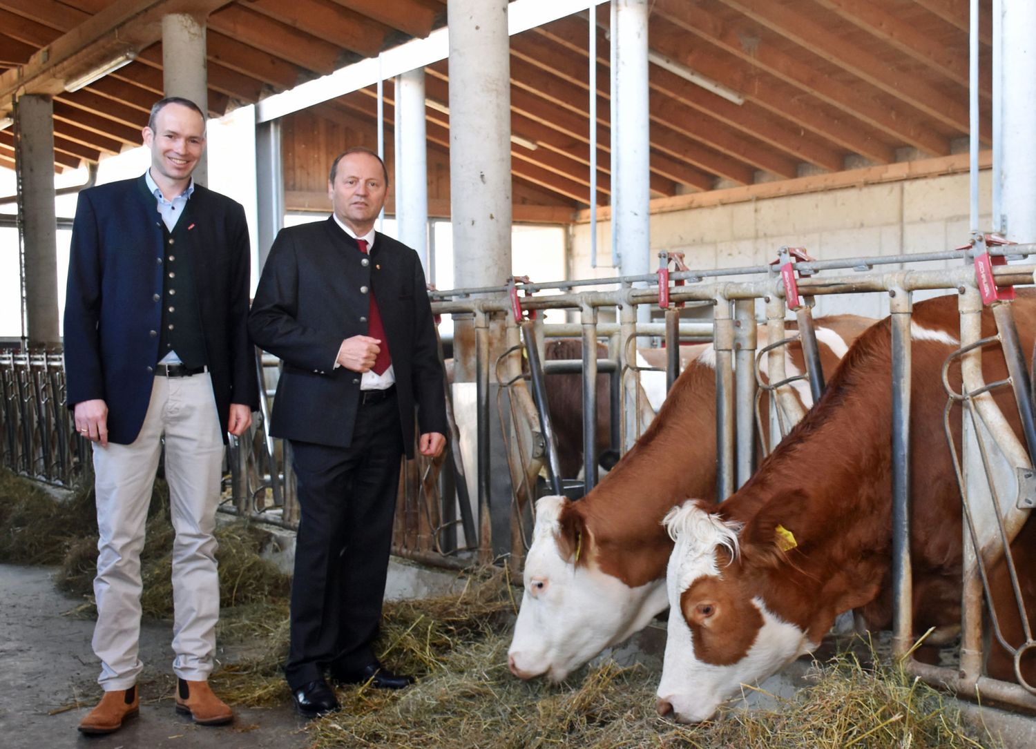 Lorenz Khol wurde zum Professor für Wiederkäuermedizin im Alpenraum bestellt. Für LHStv. Josef Geisler ist das ein weiterer wichtiger Schritt zur Absicherung der veterinärmedizinischen Versorgung in Tirol.