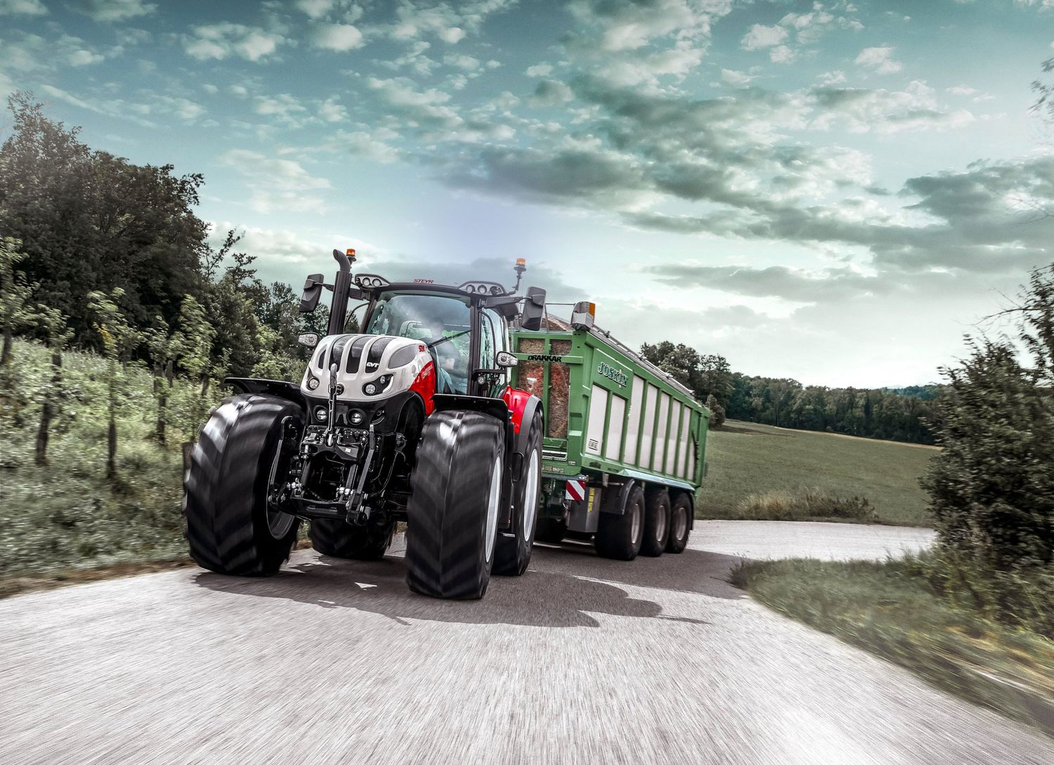 Das neue Steyr-Flaggschiff, der 6340 Terrus CVT mit 340 PS.