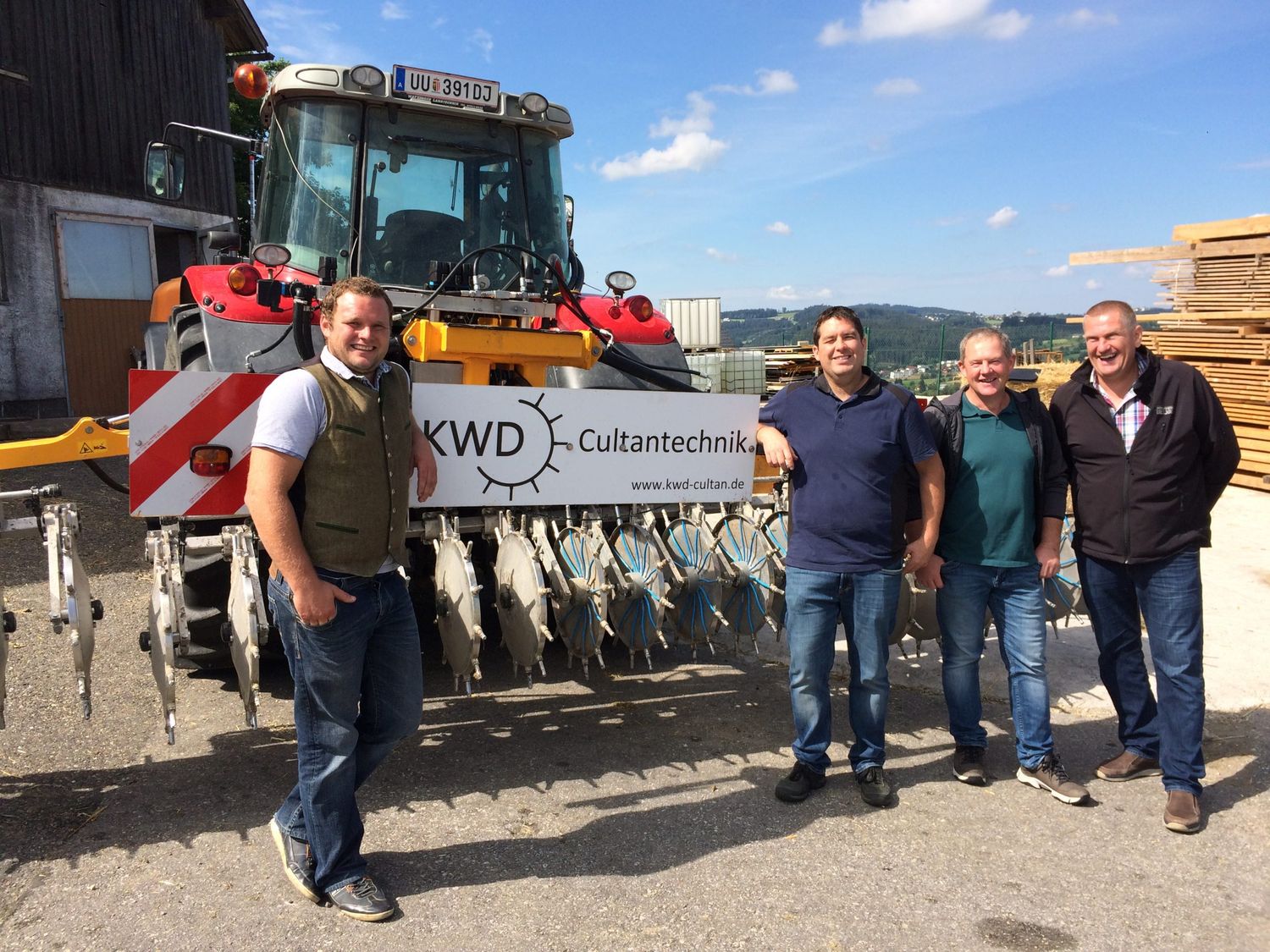 Bauernbund-Obmann Landl mit den Landwirten Christian Grasböck, Karl Brunner und Hannes Kogler (v.l.)
