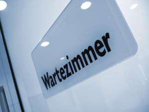Wartezimmer Original R K B By RainerSturm Pixelio.de