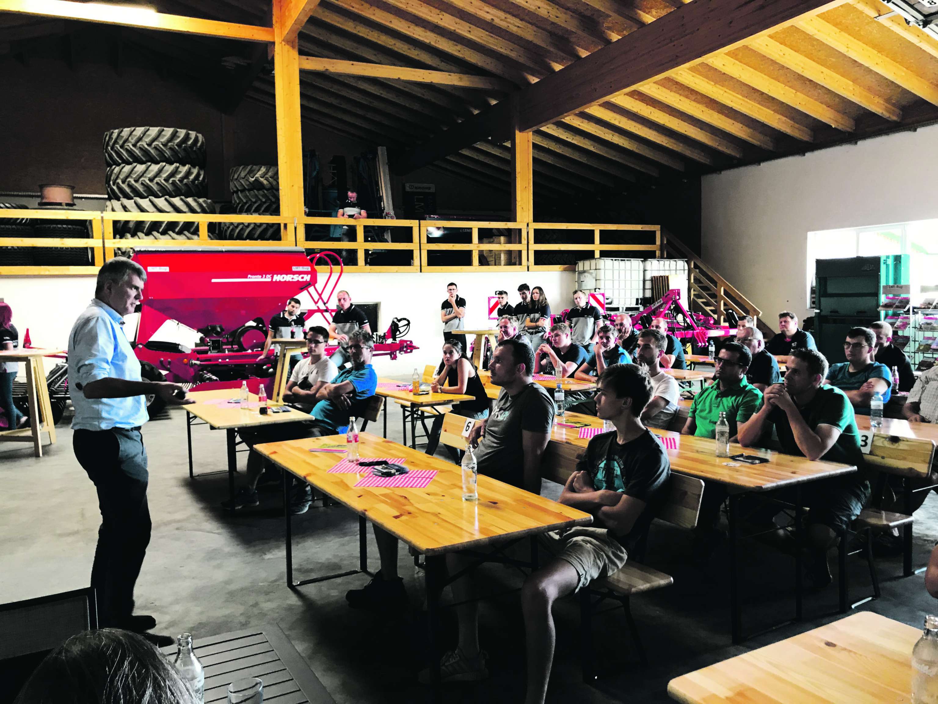 Großes Interesse herrschte bei der Österreich-Tour von Horsch. Gäste konnten sich über die rund 40 Produktneuheiten informieren.