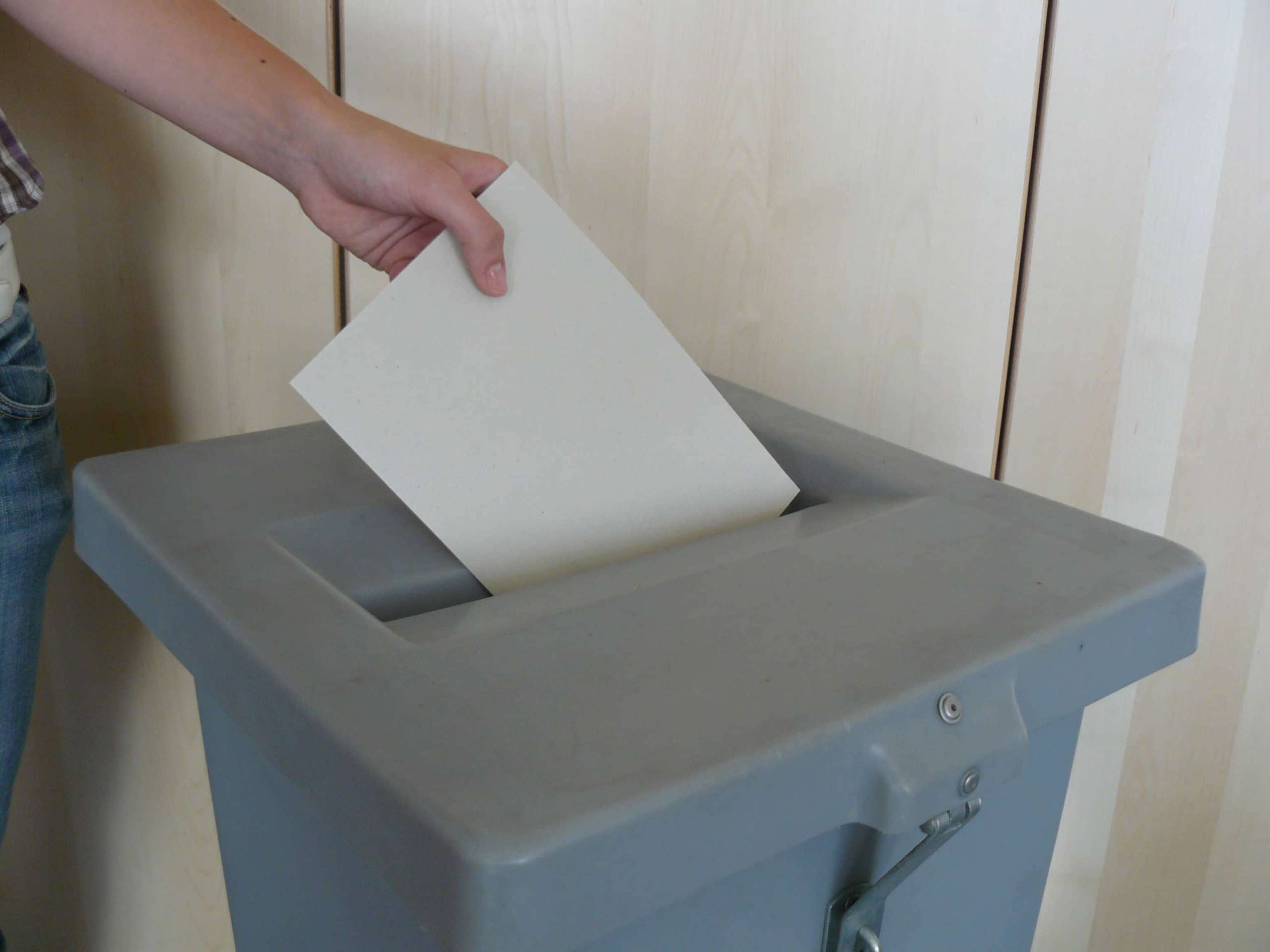 In weniger als einem Jahr werden in den meisten Tiroler Gemeinden wieder BürgermeisterInnen und GemeinderätInnen gewählt.
