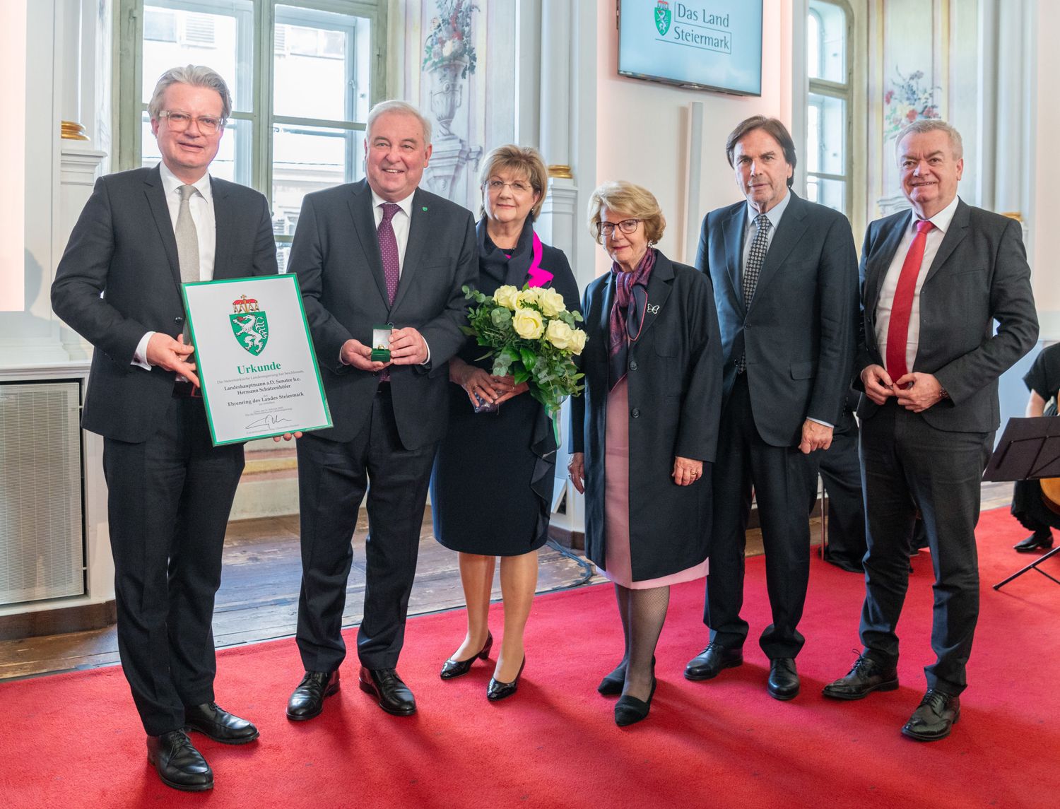 Landeshauptmann Christopher Drexler mit Hermann und Marianne Schützenhöfer, Waltraud Klasnic, Franz Voves und LH-Stellvertreter Anton Lang.