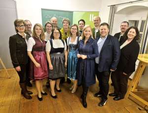 Die Ehrengäste hatten Freude über das Referat von Sabine Kronberger.