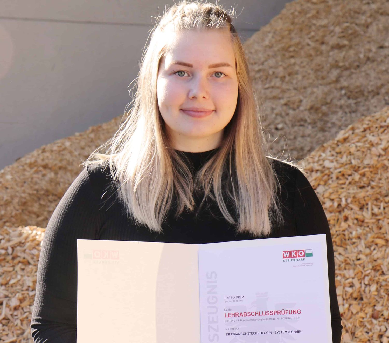 Carina Prem, Lehrabsolventin der Informationstechnologie