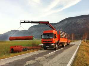 LKW-Abladung mittels Kran