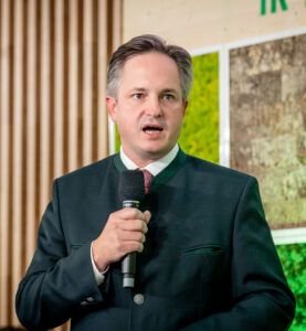 Präsident Johannes Schmuckenschlager: „Die Anerkennung des Berufsstandes ist besonders für die jungen Landwirte wichtig.“