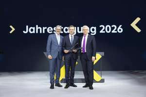 Obmann Erwin Hameseder mit Martin Hauer und Michael Höllerer