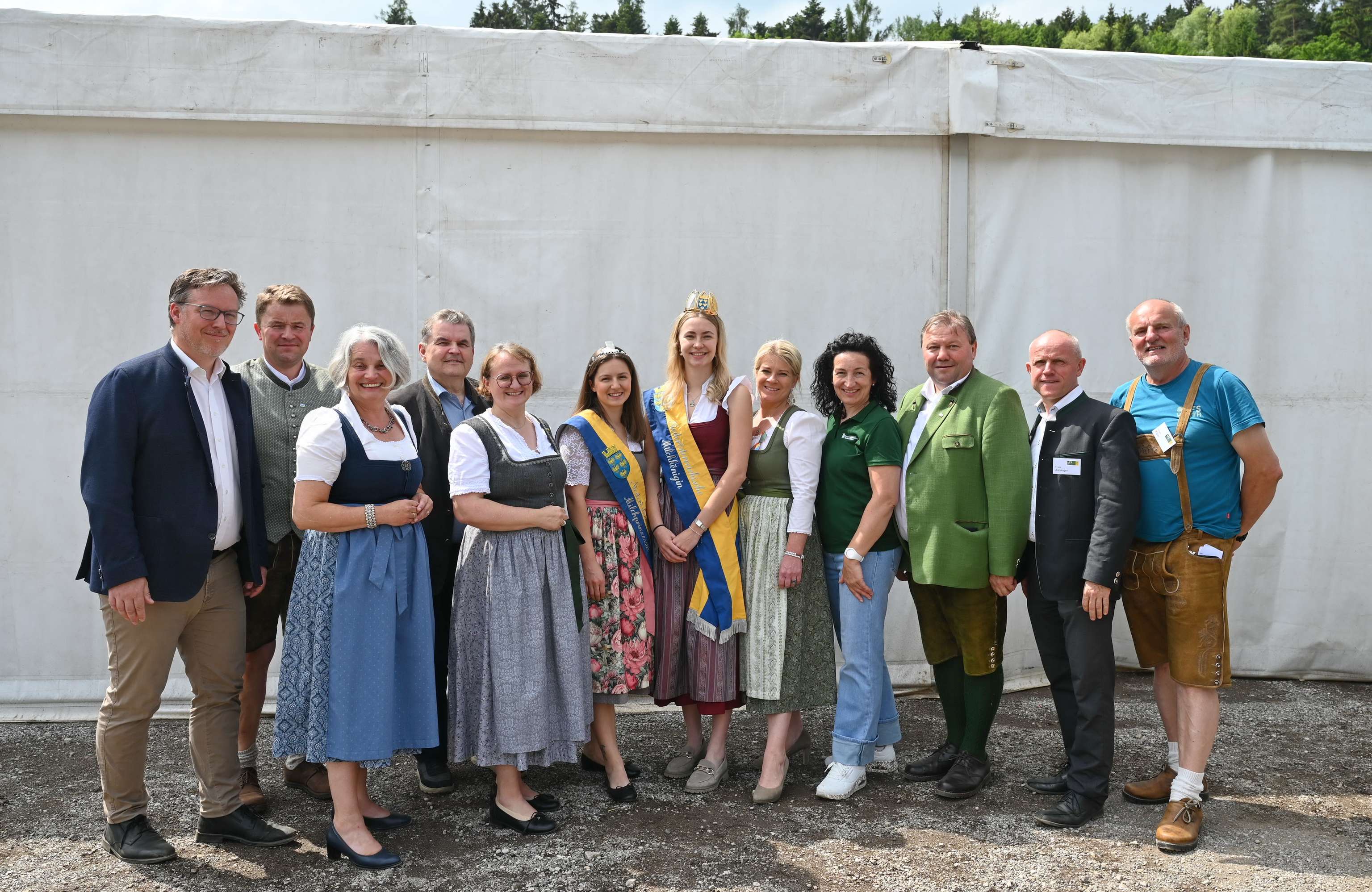 Gruppenfoto der Verantwortlichen und Ehrengäste