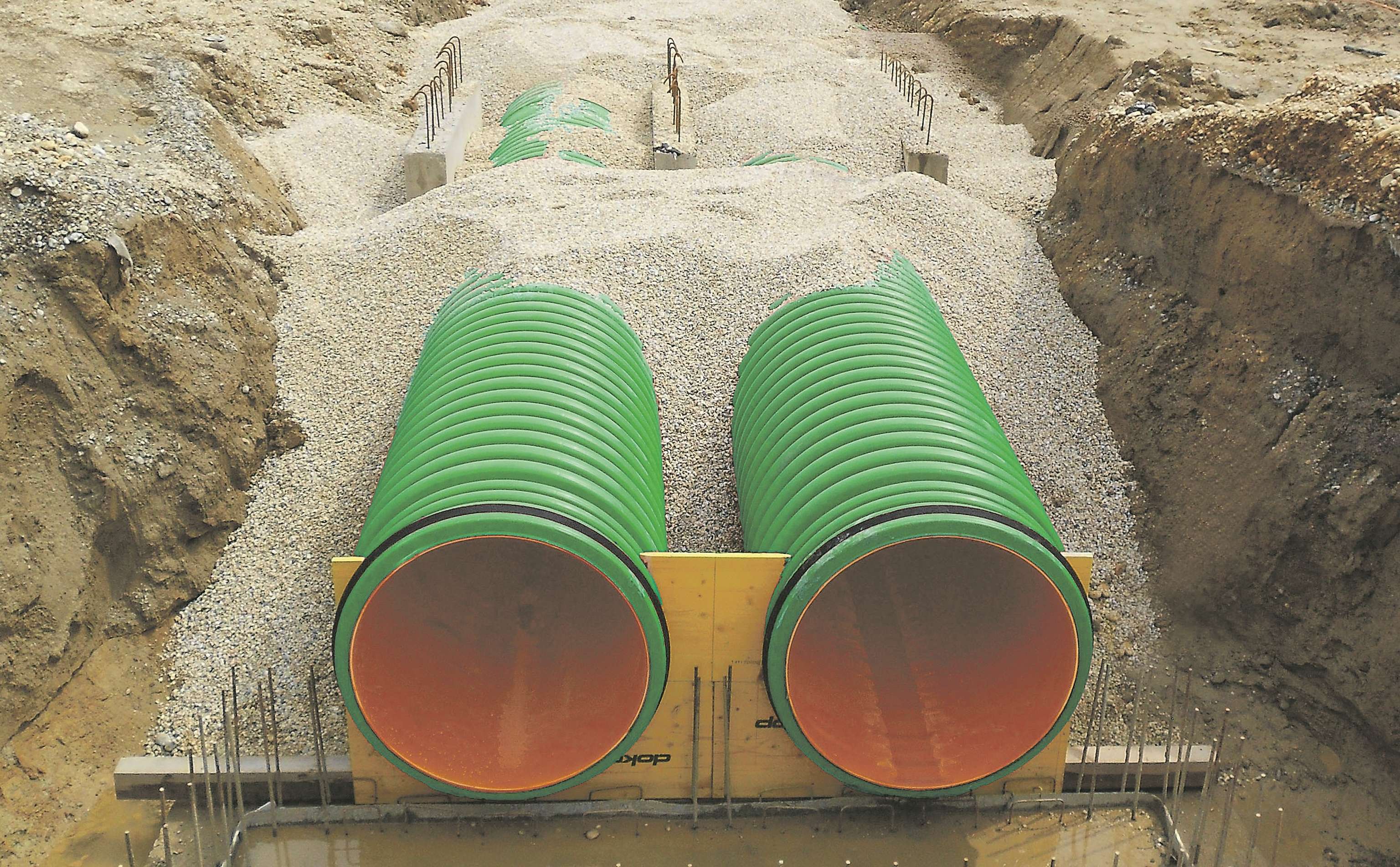 Das PP-Mega-Rohr SN12 von Bauernfeind mit verstärkter Innenwand hält höheren Belastungen stand.