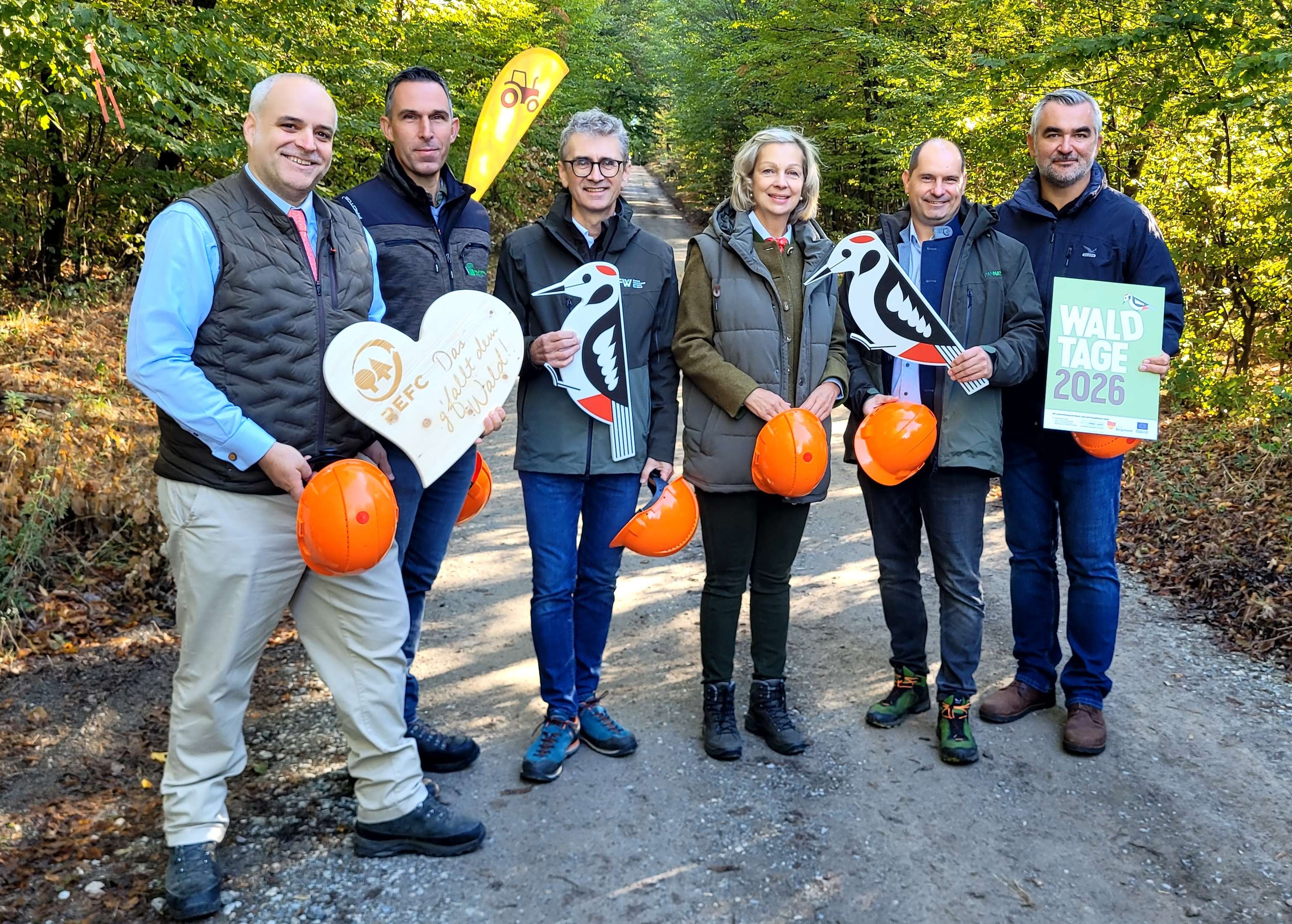 Personen im Wald
