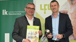 LK-Präsident Franz Waldenberger (l.) und Geschäftsführer des Landesverbandes für Leistungsprüfung und Qualitätssicherung OÖ Markus Koblmüller