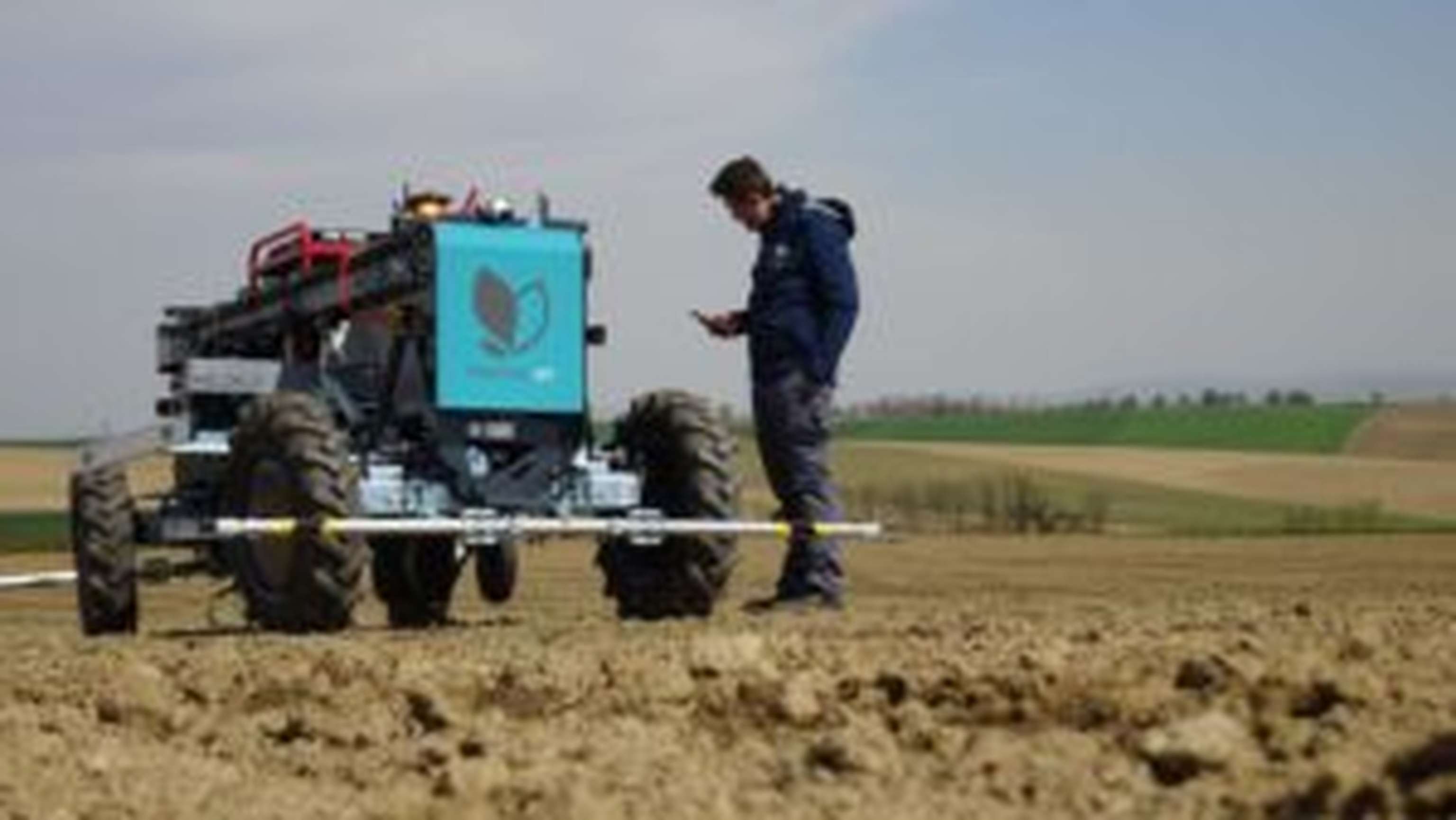 Farming GT arbeitet mit RTK-GNSS und kameragesteuerter Pflanzenerkennung