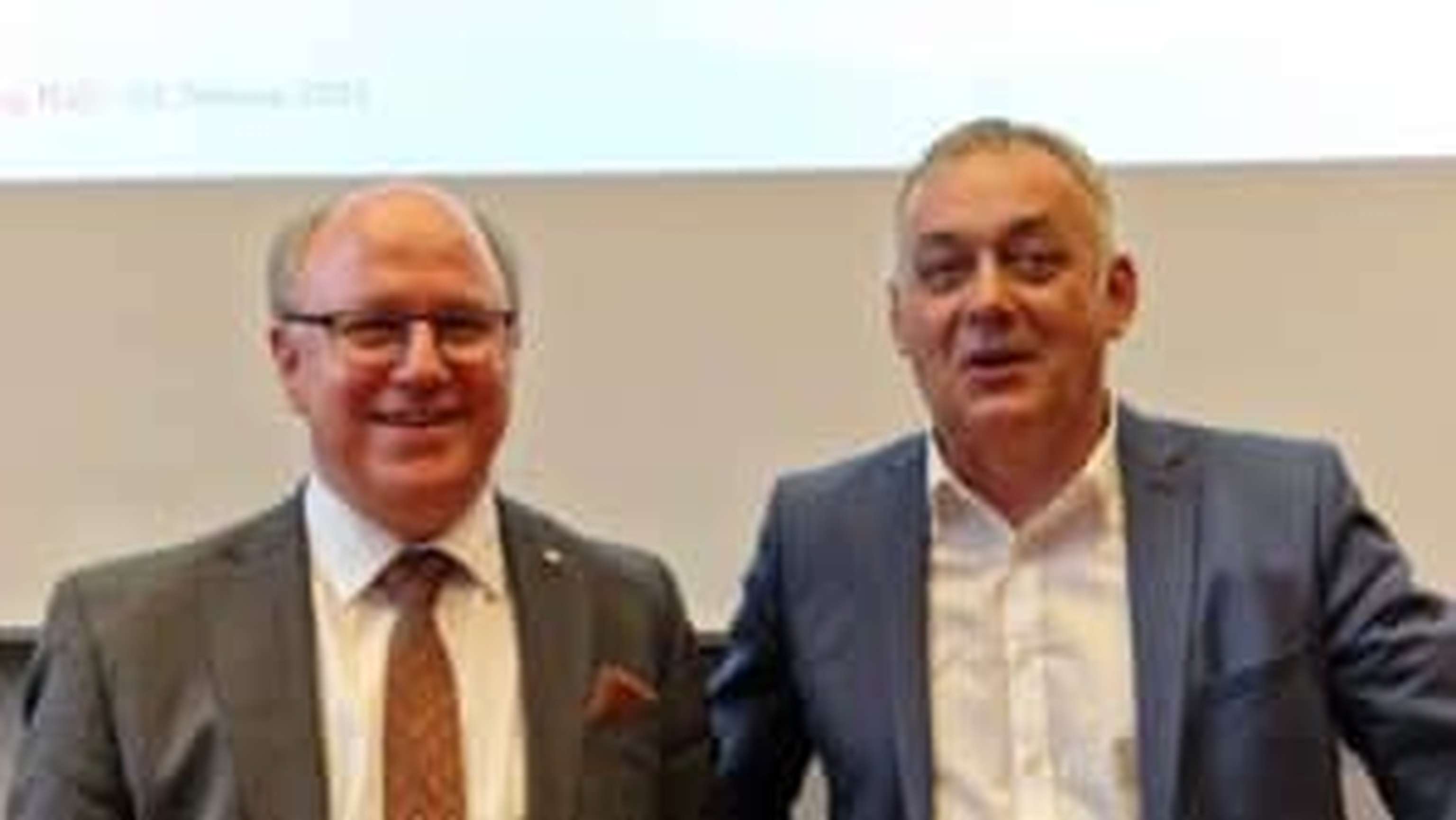 TGÖ-Koordinator Gottfried Schoder mit Obmann Franz Rauscher