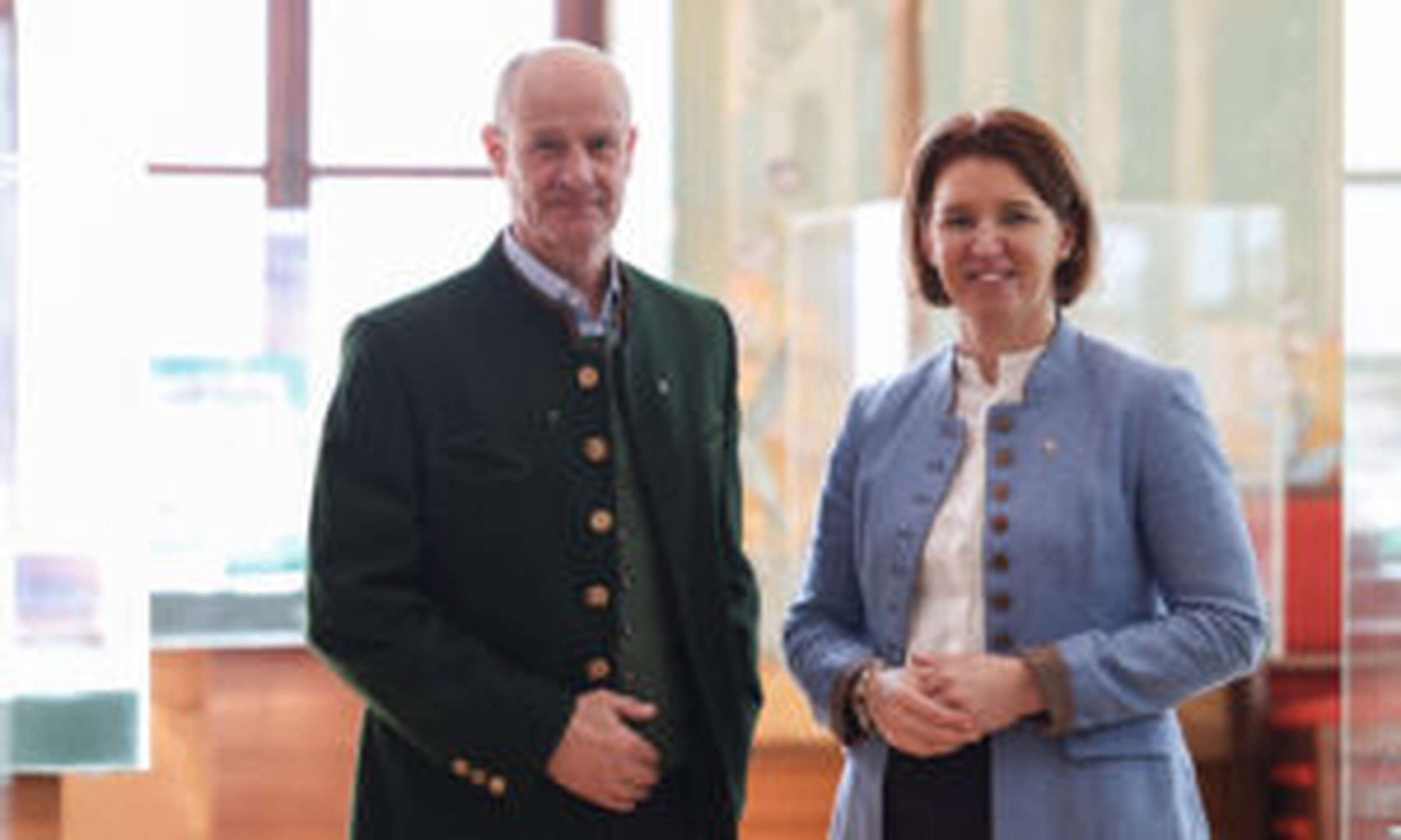 Landesjägermeister Sieghartsleitner mit Jagd-Landesrätin Langer-Weninger