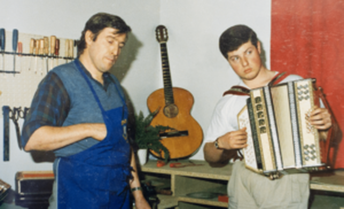 Seit dem Jahr 1990 werden im Hause Geier Steirische Harmonikas gebaut.
