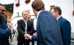 Bundeskanzler Sebastian Kurz beim Sommergespräch des Tiroler Bauernbundes 2019 in Mutters mit LK-Präsident NR Josef Hechenberger.