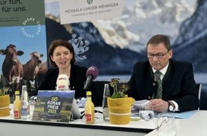 Bei einer Pressekonferenz gaben Landesrätin Langer-Weninger und Direktor Huber den Startschuss: Ab sofort können Bewerbungen eingereicht werden.