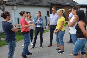 Mit den Bäuerinnen und Bauern wurde auch direkt vor Ort diskutiert.