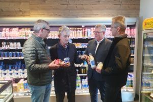 Im Gespräch: Franz Waldenberger, Josef Braunshofer, Stefan Lindner und Karl Dietachmair (v.l.)