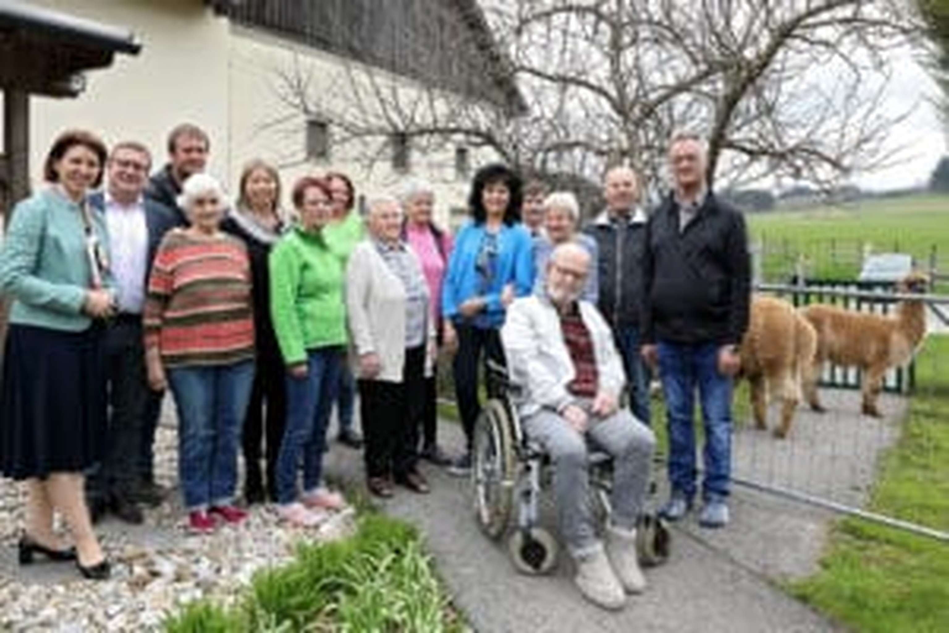 Tier und Natur haben einen positiven Einfluss auf zu betreuende, ältere Menschen.