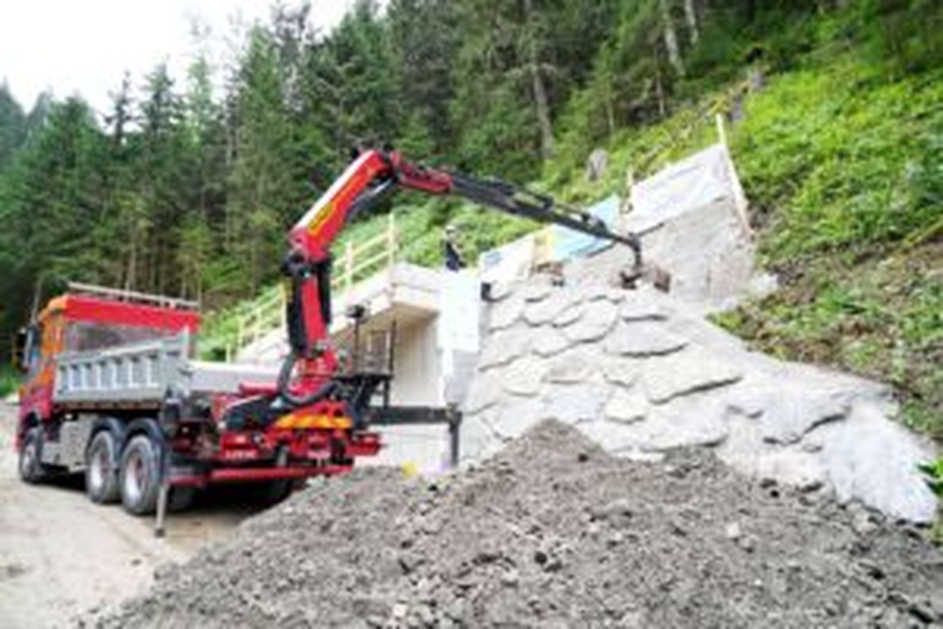 Das neue Trinkwasserkraftwerk in Axams wird ab August zur Trinkwasserversorgung und Stromproduktion genutzt.