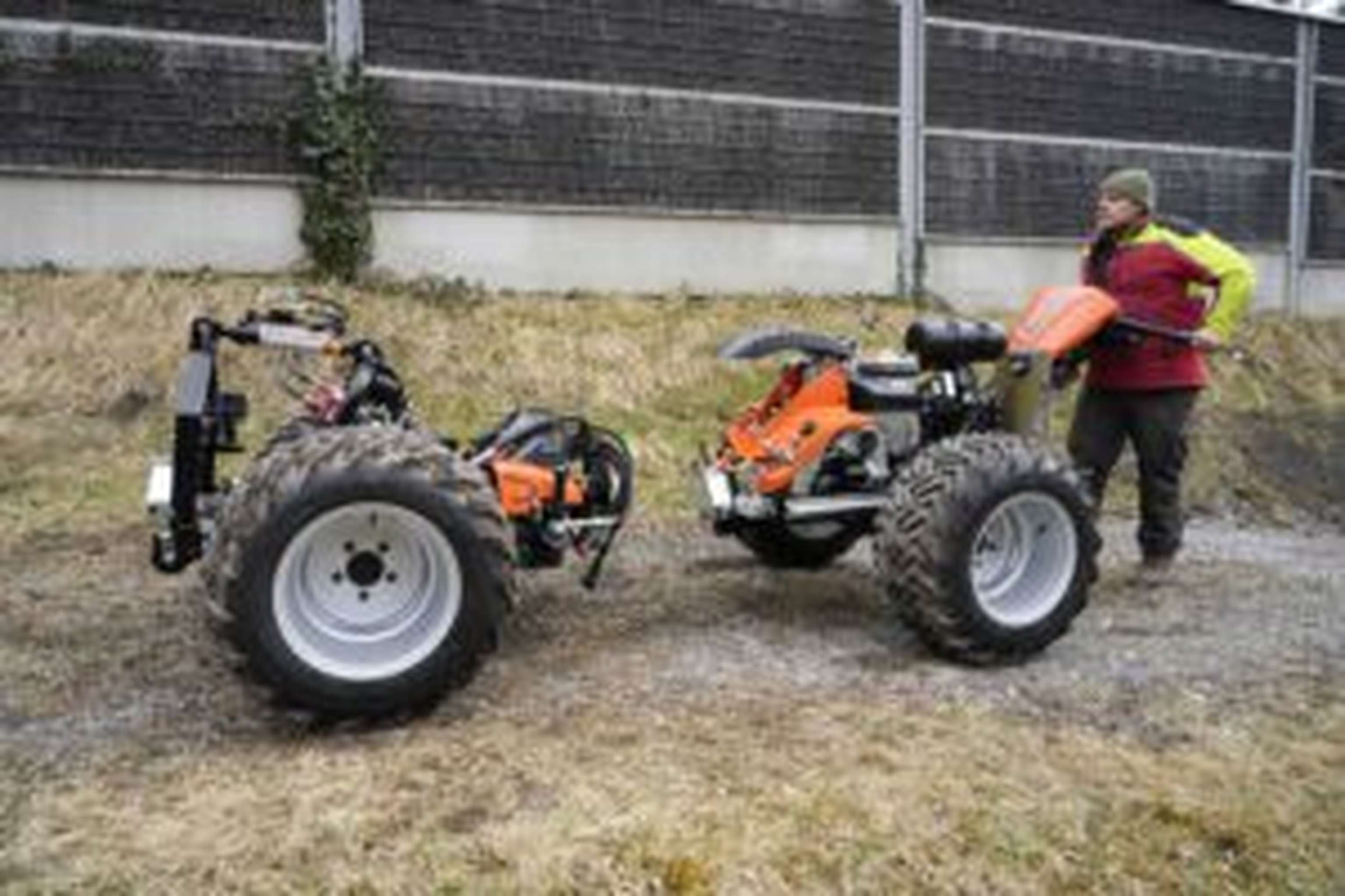 Die Ibex G3-V kann mit der Zusatzachse AX gekoppelt werden.