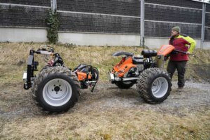 Die Ibex G3-V kann mit der Zusatzachse AX gekoppelt werden.