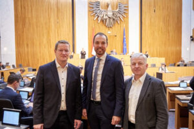 Die Bauernbund-Abgeordneten Hofinger, Lindinger und Prinz (v.l.)