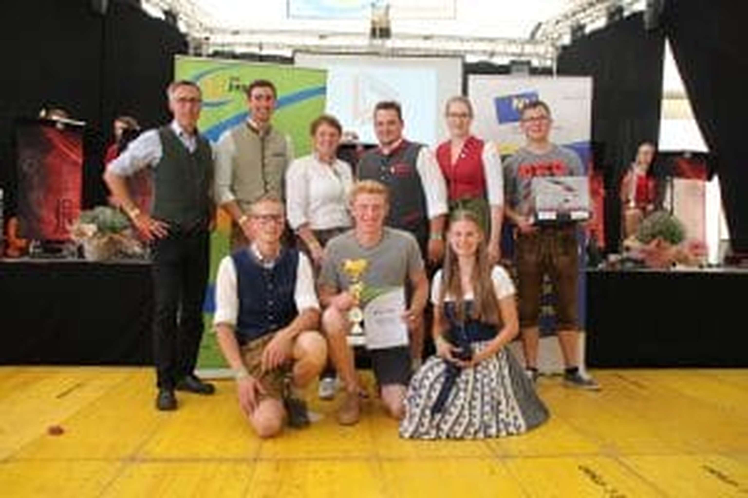 Die ErgebnisseBurschen über 18:1. Michael Gritsch (Bezirk Triestingtal)2. Martin Klinger (Bezirk Hainfeld-Lilienfeld)3. Andreas Mitterböck (Bezirk Hainfeld-Lilienfeld)Burschen unter 18:1. Andreas Herzog (Bezirk Gutenstein)2. Tobias Thron (Bezirk Gutenstein)3. Christian Birkner (Bezirk Hainfeld-Lilienfeld)