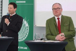 Direktor Paul Nemecek und Obmann Stephan Pernkopf
