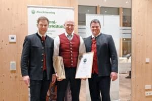 GF Josef Gahr mit Georg Wimmer und Obmann Martin Zürcher (alle Maschinenring Innsbruck-Land)