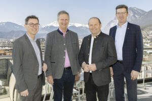 Präsentierten die Maßnahmen zum Schutz vor Naturgefahren in Tirol 2025: Markus Federspiel (Vorstand Abteilung Wasserwirtschaft), Landesforstdirektor Josef Fuchs, LHStv Josef Geisler und Gebhard Walter (Leiter Sektion Tirol der WLV)