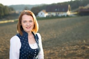 „Andere EU-Länder müssen erst einmal zum Spitzenreiter Österreich aufschließen”, so Simone Schmiedtbauer.