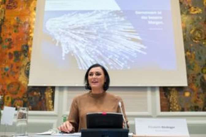 Elisabeth Köstinger startete die “Plattform Internetinfrastruktur Austria 2030“
