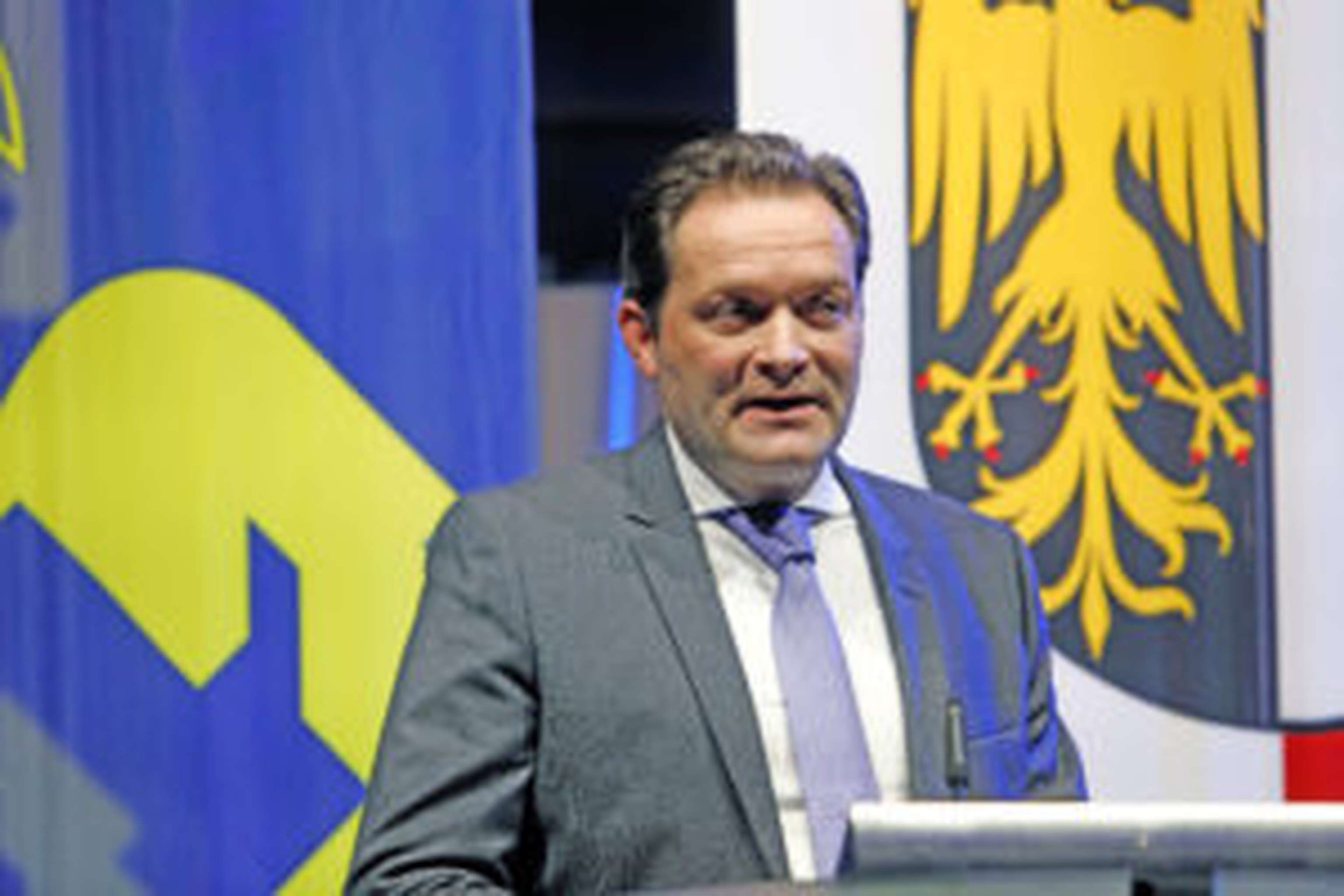 Landwirtschaftsminister Norbert Totschnig informierte die mehr als 200 Gäste im Raiffeisenforum über die aktuelle Lage in der Land- und Forstwirtschaft.