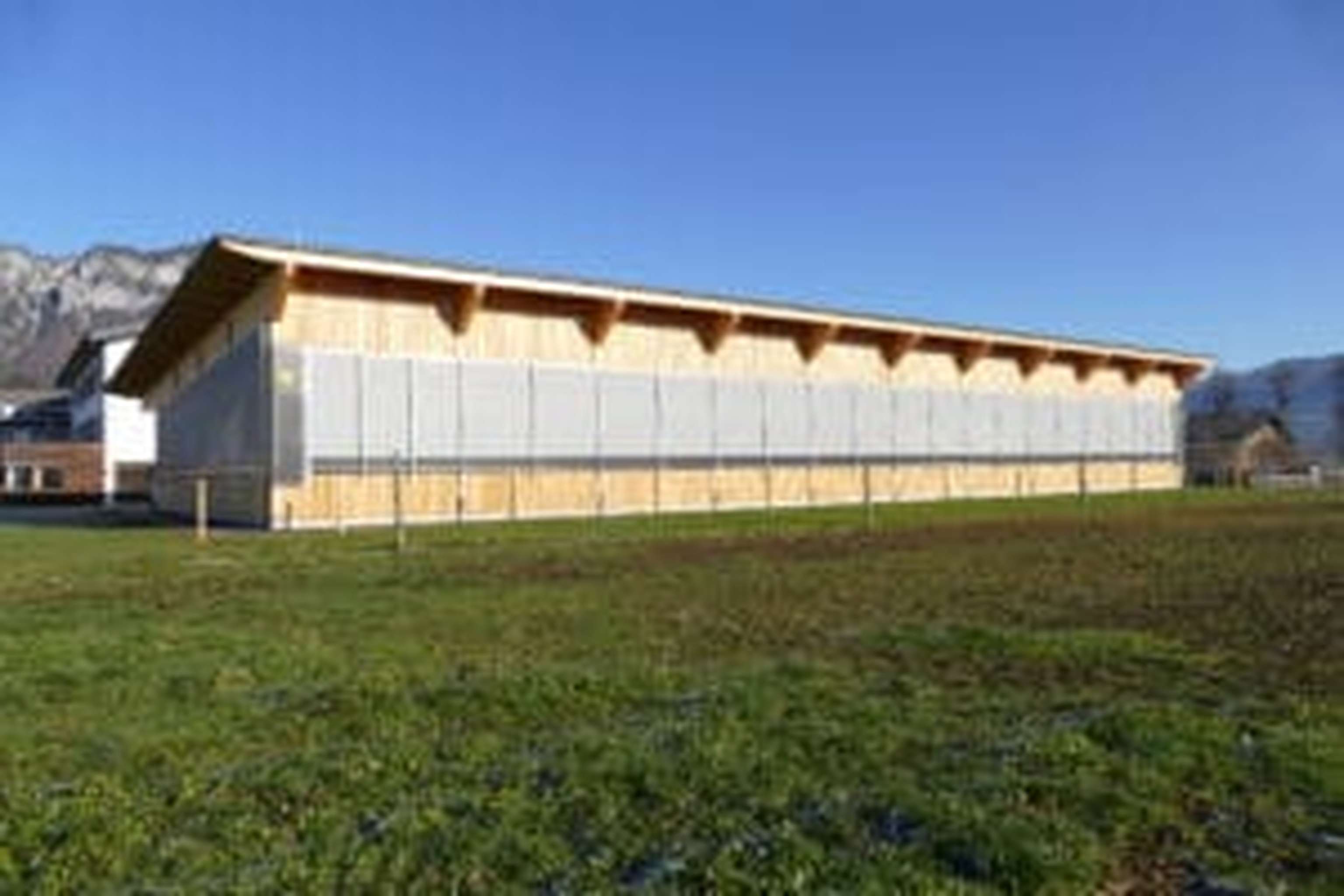 Die neue Reithalle in Holzbauweise